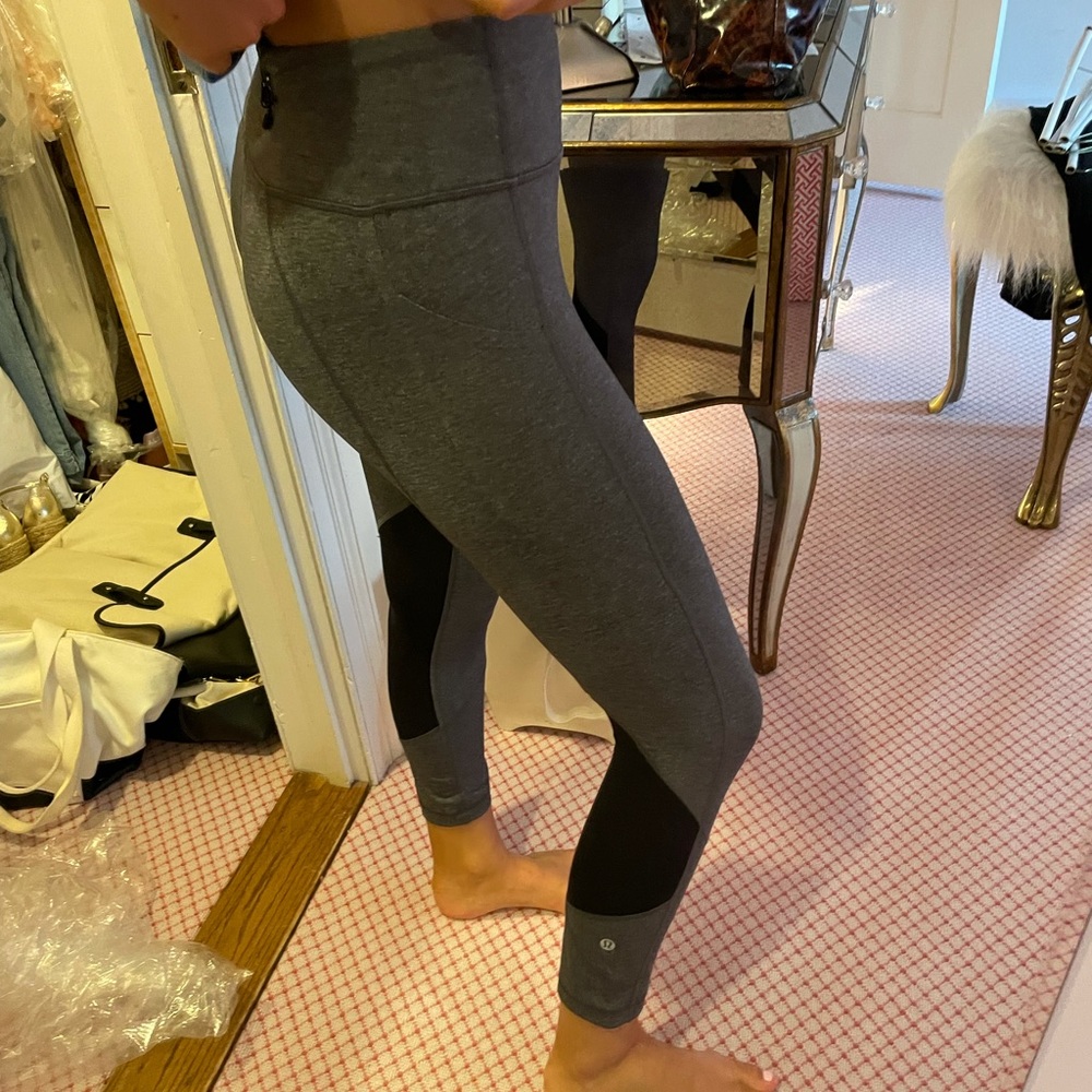 Lululemon grey and black cropped leggings